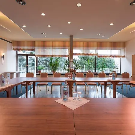 Am Rosenberg 3* Hofheim am Taunus