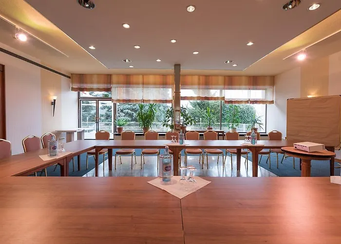 Am Rosenberg 3* Hofheim am Taunus