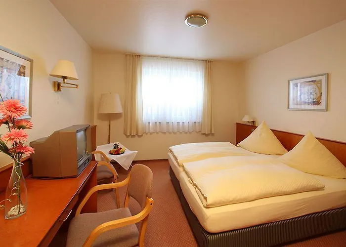 Am Rosenberg 3* Hofheim am Taunus